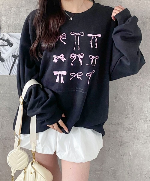 Mejoul(メジュール)の「【25年秋冬新作】【裏起毛】【ルームウェアにも!】ガーリーアソートグラフィックプリントビッグスウェット プルオーバーアニマル 猫 ワンポイント(スウェット・レディース・グレー系その他2/グレー系その他3/ピンク系その他2/ピンク系その他3/ブルー系その他/ピンク/ホワイト/レッド系その他/ホワイト系その他3/ホワイト系その他/レッド/ブラック系その他3/ホワイト系その他2/ブラック系その他/グレー/ブルー/ブラック系その他2/ピンク系その他/ブラック/グレー系その他・F)」の6枚目の写真