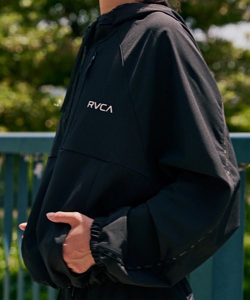 RVCA(ルーカ)の「RVCA レディース MINI RVCA TECH JACKET ジャケット 【2025年秋冬モデル】 @autumn/ルーカ撥水ジップアップブルゾン(ブルゾン・レディース・オフホワイト/ブラック・LARGE/MEDIUM/SMALL)」の6枚目の写真