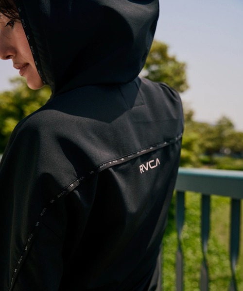RVCA(ルーカ)の「RVCA レディース MINI RVCA TECH JACKET ジャケット 【2025年秋冬モデル】 @autumn/ルーカ撥水ジップアップブルゾン(ブルゾン・レディース・オフホワイト/ブラック・LARGE/MEDIUM/SMALL)」の8枚目の写真