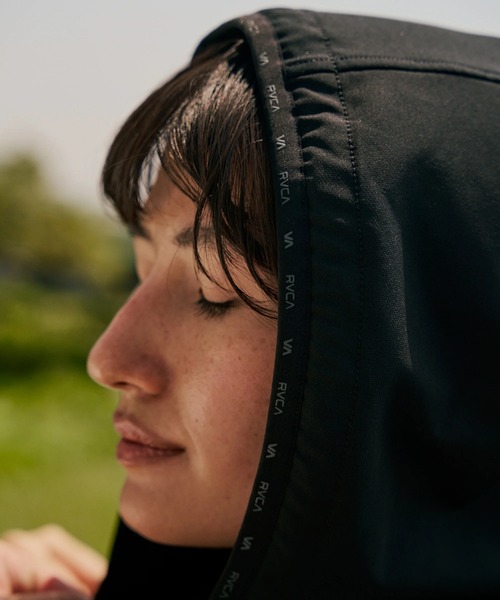 RVCA(ルーカ)の「RVCA レディース MINI RVCA TECH JACKET ジャケット 【2025年秋冬モデル】 @autumn/ルーカ撥水ジップアップブルゾン(ブルゾン・レディース・オフホワイト/ブラック・LARGE/MEDIUM/SMALL)」の10枚目の写真
