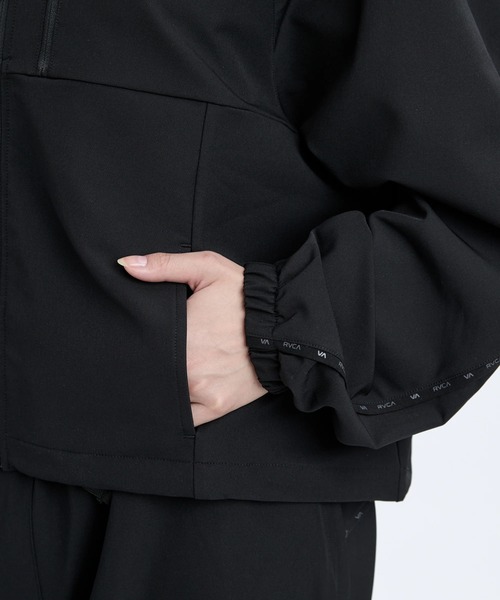 RVCA(ルーカ)の「RVCA レディース MINI RVCA TECH JACKET ジャケット 【2025年秋冬モデル】 @autumn/ルーカ撥水ジップアップブルゾン(ブルゾン・レディース・オフホワイト/ブラック・LARGE/MEDIUM/SMALL)」の13枚目の写真