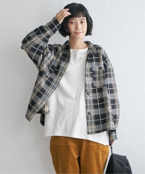 LBC(エルビーシー)の「モールチェックCPOシャツ(シャツ/ブラウス・レディース・ブラック/ベージュ/グリーン・M)」の4枚目の写真