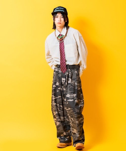 a.p.o.v.（エーピーオービー）の「a.p.o.v. カモフラコットン立体タックバルーンスーパーワイドパンツ（その他パンツ・メンズ・ブラック/カーキ・ONESIZE）」の4枚目の写真