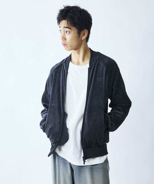 FREAK'S STORE(フリークスストア)の「限定展開 adidas/アディダス SST Adicolor Velour Track Top(ブルゾン・メンズ・ブラック/ネイビー・LARGE/XX-LARGE/X-LARGE/MEDIUM)」の18枚目の写真