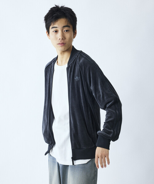FREAK'S STORE(フリークスストア)の「限定展開 adidas/アディダス SST Adicolor Velour Track Top(ブルゾン・メンズ・ブラック/ネイビー・LARGE/XX-LARGE/X-LARGE/MEDIUM)」の19枚目の写真