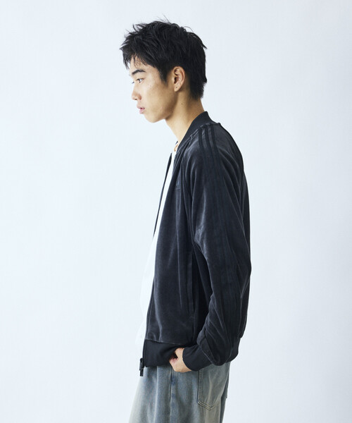 FREAK'S STORE(フリークスストア)の「限定展開 adidas/アディダス SST Adicolor Velour Track Top(ブルゾン・メンズ・ブラック/ネイビー・LARGE/XX-LARGE/X-LARGE/MEDIUM)」の20枚目の写真