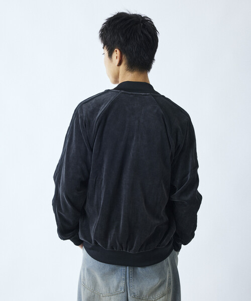 FREAK'S STORE(フリークスストア)の「限定展開 adidas/アディダス SST Adicolor Velour Track Top(ブルゾン・メンズ・ブラック/ネイビー・LARGE/XX-LARGE/X-LARGE/MEDIUM)」の21枚目の写真