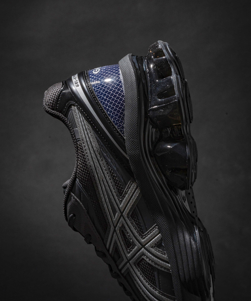 EDIFICE(エディフィス)の「ASICS(アシックス) GEL-KINETIC FLUENT/024 1203A591(スニーカー・メンズ・チャコールグレー・29cm/28cm/27.5cm/27cm/26.5cm/26cm/25.5cm)」の2枚目の写真