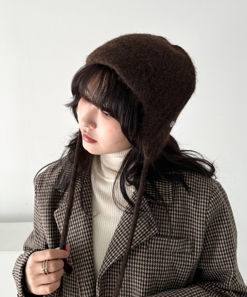 CLEA（クレア）の「プレート付きニットフライトキャップ（ニットキャップ/ビーニー・レディース・チャコールグレー/アイボリー/ブラック/ベージュ/ブラウン/レッド・FREE）」の4枚目の写真