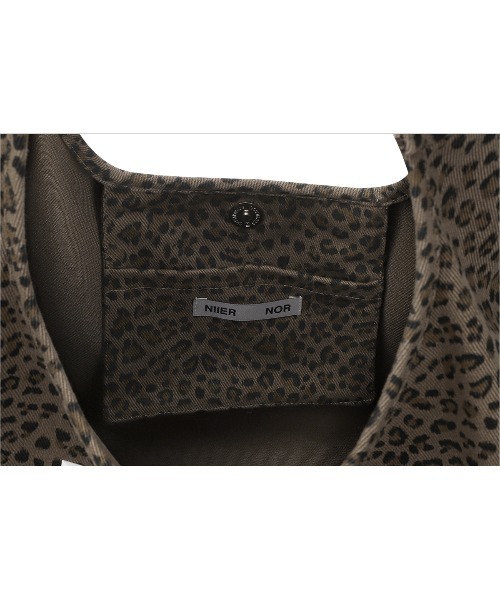 NIIER NOR（ニアノア）の「A'GEM/9 × .kom 『NIIER NOR/ニアノア』 CROSS STUD SHOULDER BAG/クロススタッズ ショルダー バッグ（ショルダーバッグ・レディース・グレー/レオパード・FREE）」の16枚目の写真