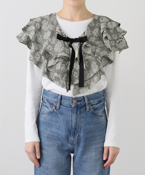 FUMIE TANAKA（フミエタナカ）の「【FUMIE TANAKA(フミエタナカ)】flower jq frill neck：ブラウス（シャツ/ブラウス・レディース・ブラック・FREE）」の3枚目の写真