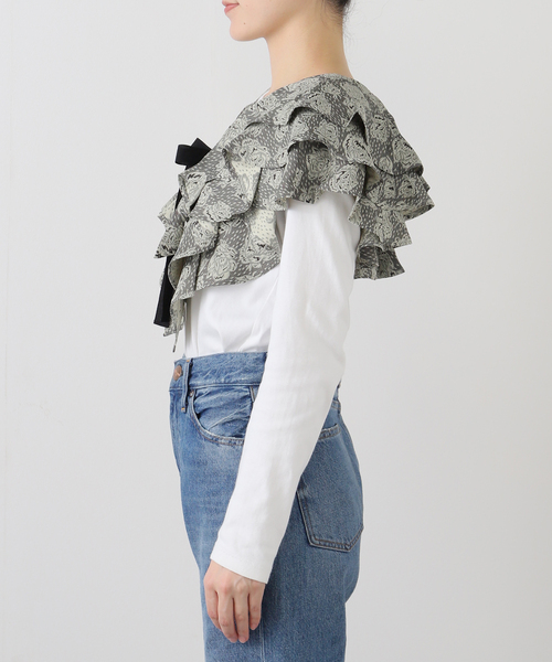 FUMIE TANAKA（フミエタナカ）の「【FUMIE TANAKA(フミエタナカ)】flower jq frill neck：ブラウス（シャツ/ブラウス・レディース・ブラック・FREE）」の4枚目の写真