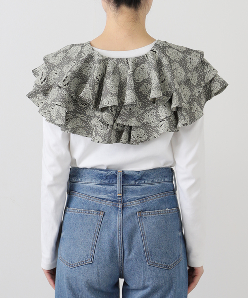 FUMIE TANAKA（フミエタナカ）の「【FUMIE TANAKA(フミエタナカ)】flower jq frill neck：ブラウス（シャツ/ブラウス・レディース・ブラック・FREE）」の5枚目の写真
