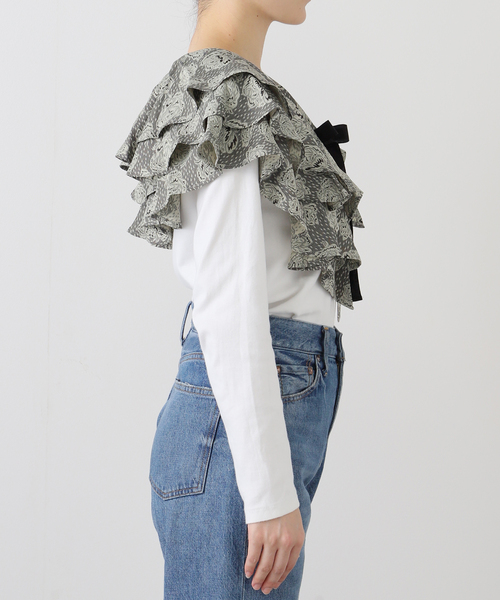 FUMIE TANAKA（フミエタナカ）の「【FUMIE TANAKA(フミエタナカ)】flower jq frill neck：ブラウス（シャツ/ブラウス・レディース・ブラック・FREE）」の6枚目の写真