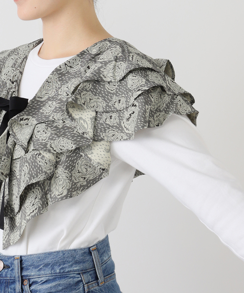 FUMIE TANAKA（フミエタナカ）の「【FUMIE TANAKA(フミエタナカ)】flower jq frill neck：ブラウス（シャツ/ブラウス・レディース・ブラック・FREE）」の7枚目の写真