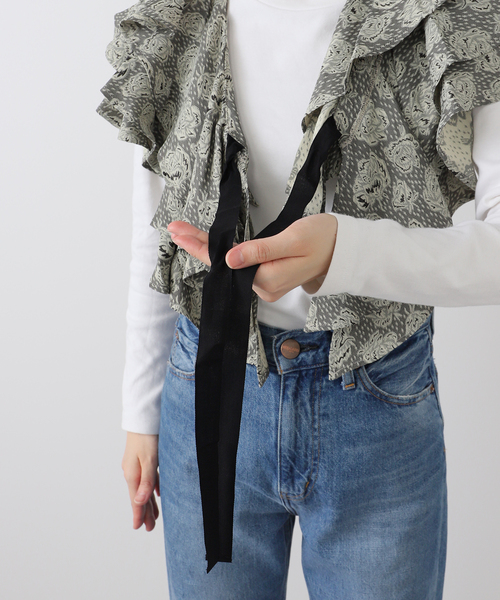 FUMIE TANAKA（フミエタナカ）の「【FUMIE TANAKA(フミエタナカ)】flower jq frill neck：ブラウス（シャツ/ブラウス・レディース・ブラック・FREE）」の8枚目の写真