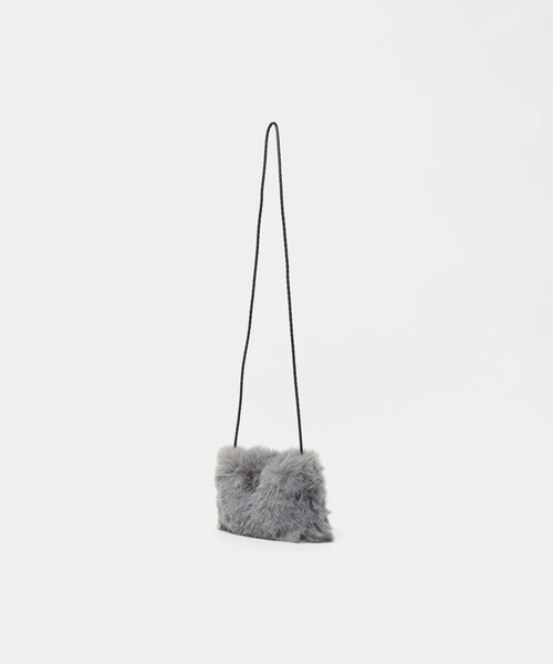 green label relaxing（グリーンレーベルリラクシング）の「フェイクファー ポシェット（ショルダーバッグ・キッズ・オフホワイト/グレー系/ピンク・FREE）」の4枚目の写真