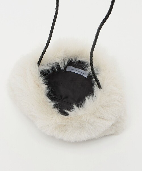 green label relaxing（グリーンレーベルリラクシング）の「フェイクファー ポシェット（ショルダーバッグ・キッズ・オフホワイト/グレー系/ピンク・FREE）」の19枚目の写真