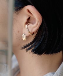 ear PAPILLONNER(イアパピヨネ)の《スターリングシルバー使用》バイカラー変形フープイヤーカフ(イヤーカフ)