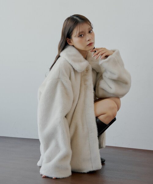 金釦ミディアム丈ファーコート（その他アウター）｜Chico（チコ）の