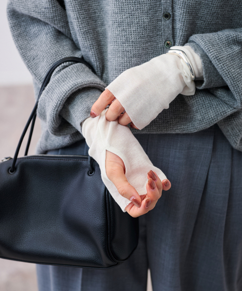 FRAMeWORK（フレームワーク）の「コットンシルクMixタートルネック（Tシャツ/カットソー・レディース・ホワイト/ブラック・FREE）」の17枚目の写真