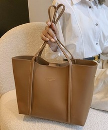 Maison Calme（メゾンカルム）の「セレモニー【A4サイズ対応】フェイクレザー ワンポイント トートバッグ　【大容量】（トートバッグ）」