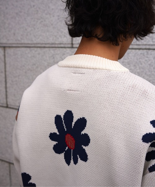 BEAVER(ビーバー)の「B omnivore/ビーオムニボー FLOWER KNIT TOP(ニット/セーター・メンズ・ナチュラル/ブラック・M/L/XL)」の10枚目の写真
