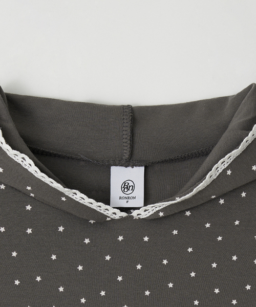 RONRON(ロンロン)の「LACE HOODIE SLIM LONG SLEEVE CHARCOAL STAR(パーカー・レディース・その他・FREE)」の3枚目の写真