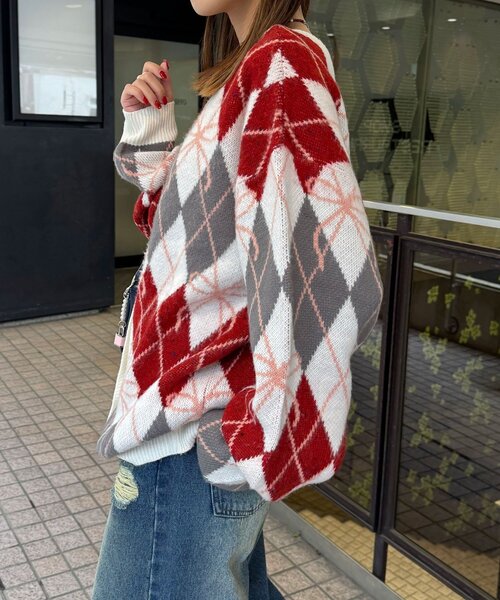 CIAOPANIC（チャオパニック）の「リボンアーガイルニットカーディガン（カーディガン/ボレロ・レディース・アイボリー/レッド/グリーン/ネイビー/オレンジ/マスタード・ONE SIZE）」の8枚目の写真