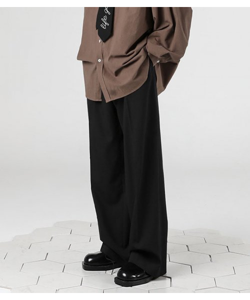 AVANDRESS(アバンドレス )の「Modern Onetuck Wide Slacks CHARCOAL(スラックス・レディース・チャコール・X-LARGE/S(1)/L(3))」の4枚目の写真