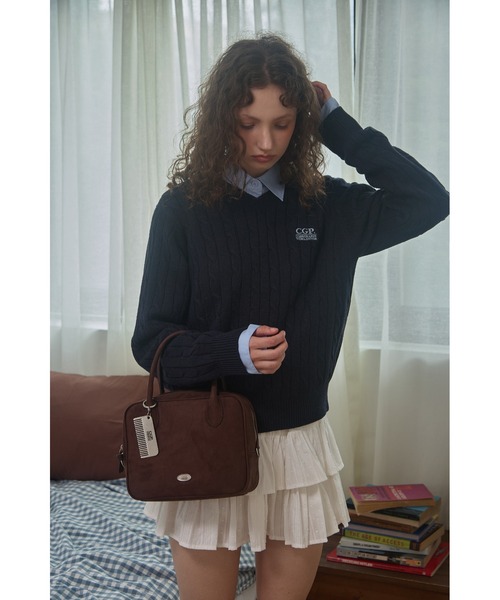 codegraphy(コードグラフィー)の「(Women) Small Square V-Neck Cable Knit CBEWWKL042(ニット/セーター・レディース・ネイビー/レッド/クリーム・SMALL/MEDIUM)」の6枚目の写真