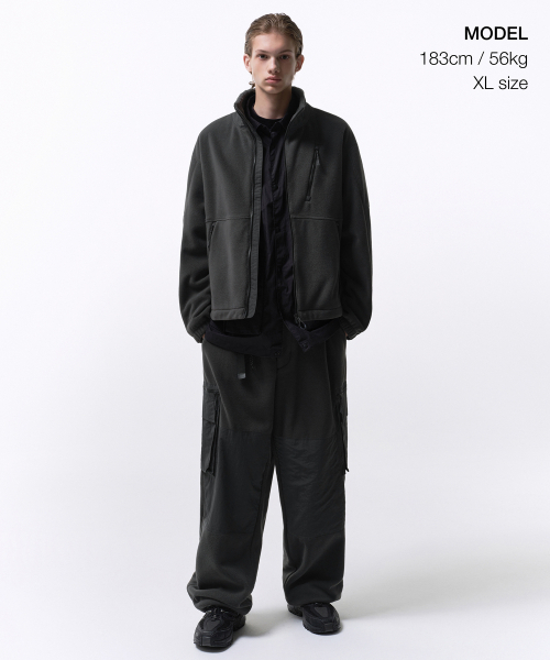 MUSINSA STANDARD（ムシンサスタンダード）の「[シティレジャー] ポーラフリースベルト付きカーゴパンツ [グレー]（スウェットパンツ・メンズ・その他・SMALL/MEDIUM/LARGE/X-LARGE/XX-LARGE）」の2枚目の写真