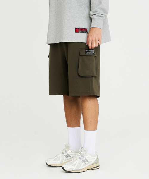 HDEX(エイチデックス)の「カーゴスウェットダブルショーツ (カーキ)(その他パンツ・メンズ・カーキ・MEDIUM)」の1枚目の写真