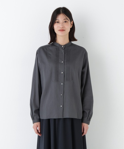 human woman（ヒューマンウーマン）の「◆ピンタックバンドカラーブラウス（シャツ/ブラウス・レディース・グレー系その他/ホワイト・MEDIUM）」の13枚目の写真