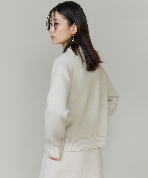 INED(イネド)の「フォックスブレンド襟付きジップカーディガン《YVON》【セットアップ対応】(カーディガン/ボレロ・レディース・アイボリー/ブラウン・9号)」の7枚目の写真