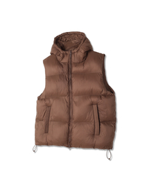 And Again（アンドアゲイン）の「エッセンシャルライトダウンベスト (ブラウン)（ダウンベスト）」