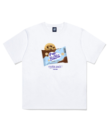 PAGESIISII（ページシシ）の「シシチョコチップクッキーパックプリンティング半袖Tシャツホワイト（Tシャツ/カットソー）」