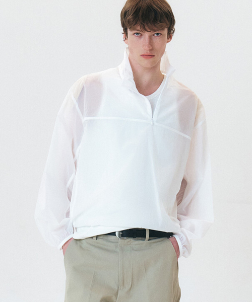 WINDER(ワインダー)の「SHEER SIDE PANEL PULL OVER - OFF WHITE(ナイロンジャケット・メンズ・その他・LARGE)」の1枚目の写真