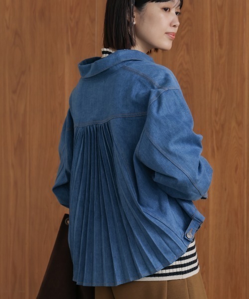 Bou Jeloud(ブージュルード)の「バックタックデニムジャケット(デニムジャケット・レディース・ブルー・38)」の1枚目の写真