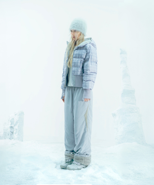 OJOS（オホス）の「Fleece Lined Nylon Pants / Grey（その他パンツ・レディース・その他・1/2/3）」の3枚目の写真