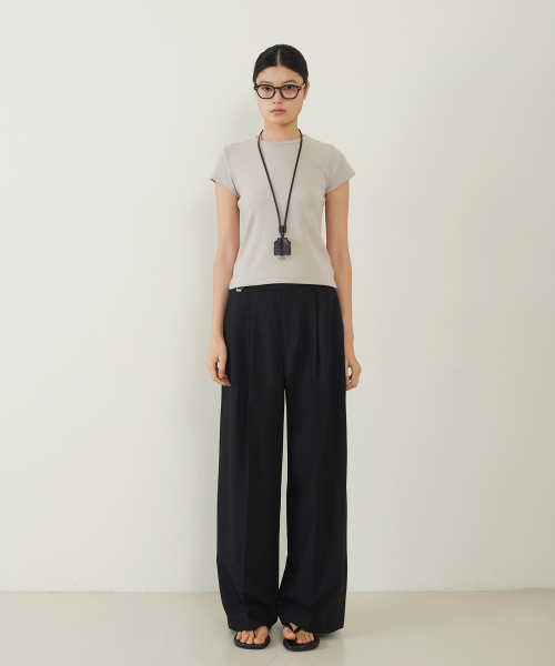 FROMWHERE(フロムウェア)の「Classic Double-Pleated Slacks Black(スラックス・レディース・その他・SMALL/MEDIUM)」の1枚目の写真
