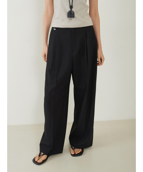 FROMWHERE(フロムウェア)の「Classic Double-Pleated Slacks Black(スラックス・レディース・その他・SMALL/MEDIUM)」の2枚目の写真