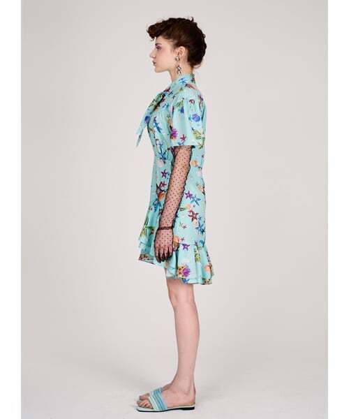 GREEDILOUS(グリディアス)の「オーシャンパールプリントシャーリングワンピース(ワンピース・レディース・その他・SMALL/MEDIUM/LARGE/X-SMALL)」の4枚目の写真
