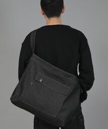 SAINTCREW（セントクルー）の「カバーポケットビッグサイズクロスバッグCPC-118デニムブラック（メッセンジャーバッグ）」