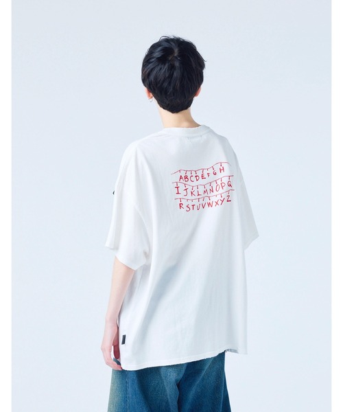 Little sunny bite（リトルサニーバイト）の「/Little sunny bite/stranger things x little sunny bite graphic big tee（Tシャツ/カットソー・レディース・ブラック/ピンク/ホワイト・MEDIUM/SMALL）」の5枚目の写真