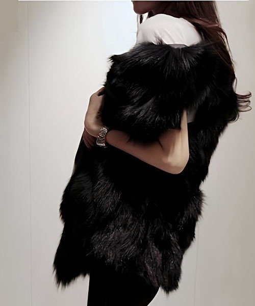 gossip!ロサンゼルス(ゴシップロサンゼルス)の「ノーカラーファーベスト(ベスト・レディース・ブラック・M)」の4枚目の写真