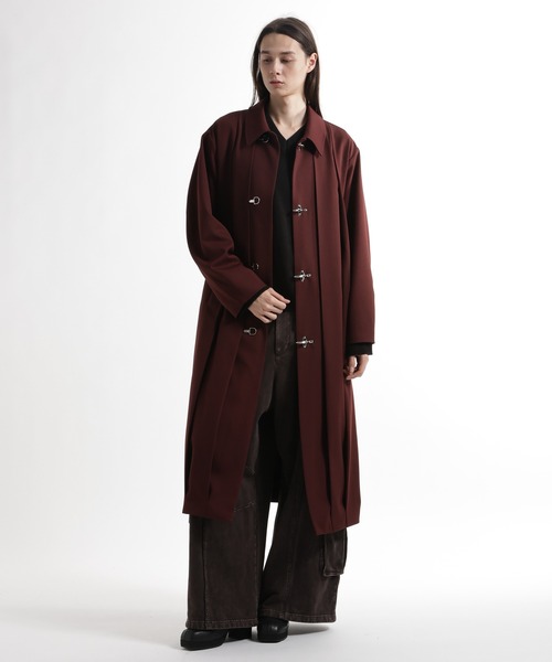 HARE（ハレ）の「ファイヤーマンバックルプリーツステンカラーコート(HARE)（ステンカラーコート・メンズ・レッド/ブラック/グレー・FREE）」の8枚目の写真
