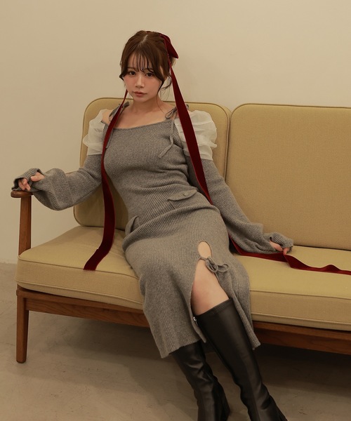 M DOLLY(エムドリー)の「*M DOLLY original* Slit ribbon silky knit dress/スリットリボンシルキーニットドレス(ワンピース・レディース・ベージュ/グレー・FREE)」の3枚目の写真