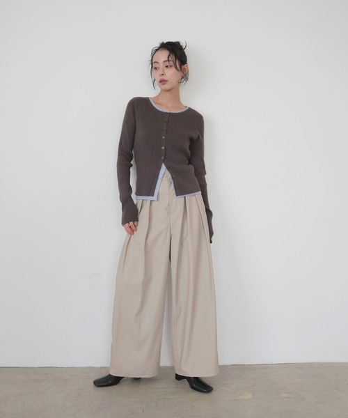 LIAN(リアン)の「ウォッシャブルフェイクレザー2タックパンツ(スラックス・レディース・ブルー/ブラック/ホワイト系その他/イエロー・FREE)」の6枚目の写真