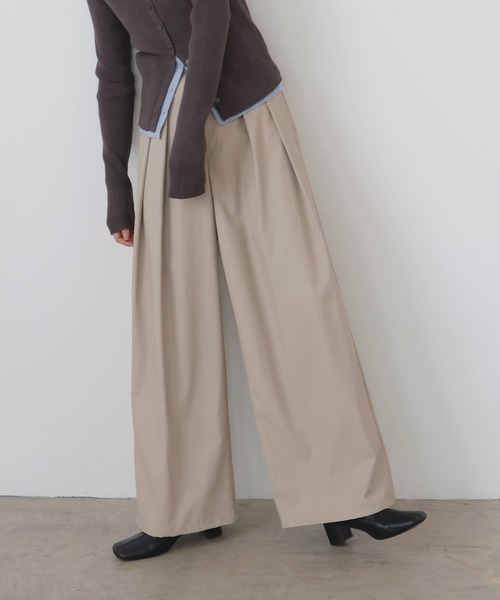 LIAN(リアン)の「ウォッシャブルフェイクレザー2タックパンツ(スラックス・レディース・ブルー/ブラック/ホワイト系その他/イエロー・FREE)」の8枚目の写真